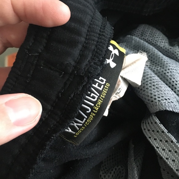 Youth Loose Under Armour track pants - Picture 3 of 3
